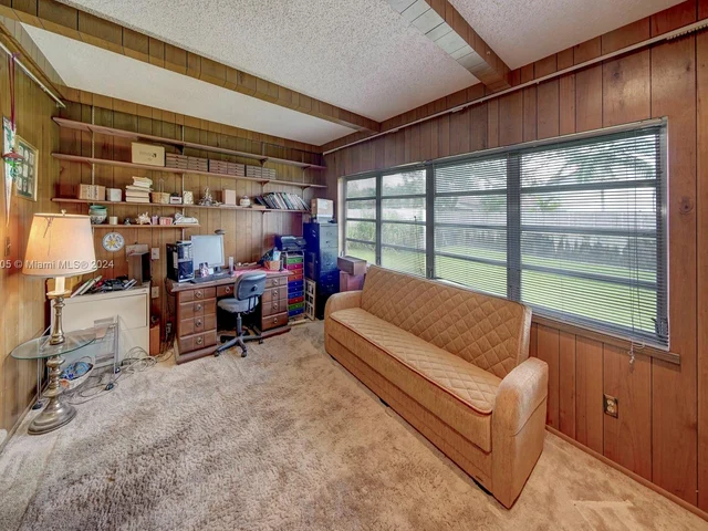 6920 SW 58th Ct, Davie FL 33314