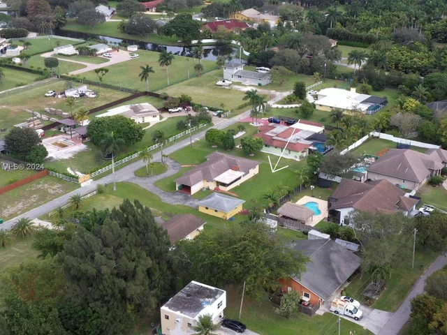 6920 SW 58th Ct, Davie FL 33314