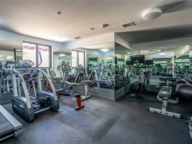 300 Majorca Ave # 404, Coral Gables FL 33134