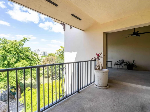 300 Majorca Ave # 404, Coral Gables FL 33134