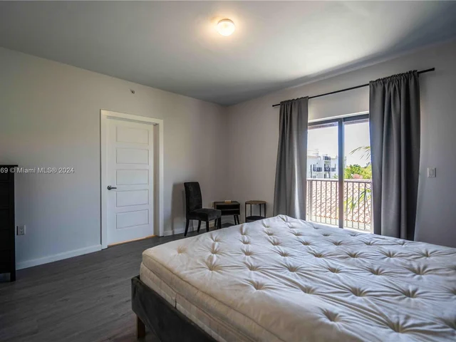 300 Majorca Ave # 404, Coral Gables FL 33134