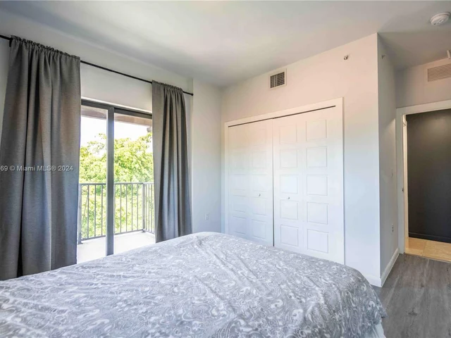 300 Majorca Ave # 404, Coral Gables FL 33134