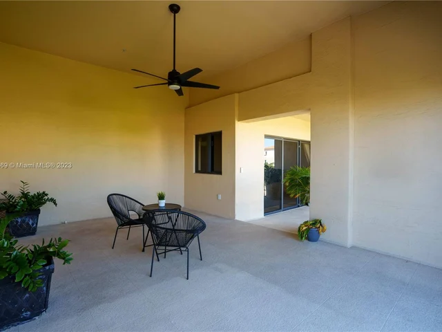 300 Majorca Ave # 404, Coral Gables FL 33134