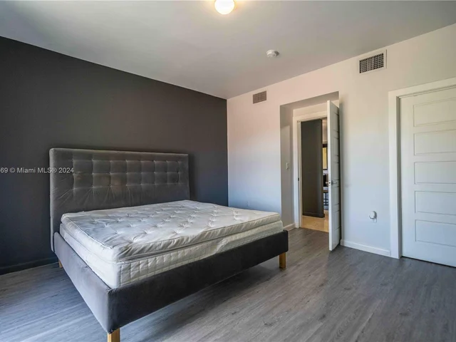 300 Majorca Ave # 404, Coral Gables FL 33134