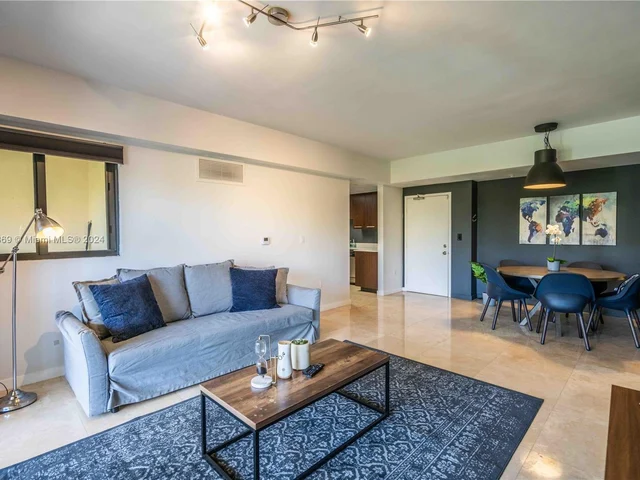 300 Majorca Ave # 404, Coral Gables FL 33134