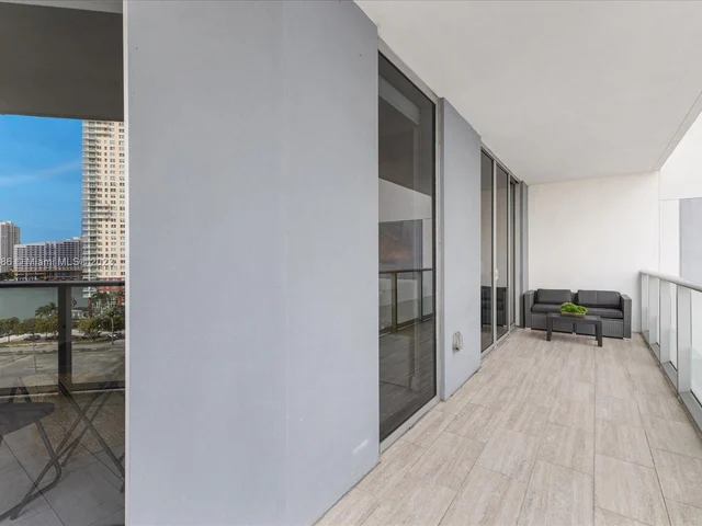 1300 Brickell Bay Dr # 1010, Miami FL 33131