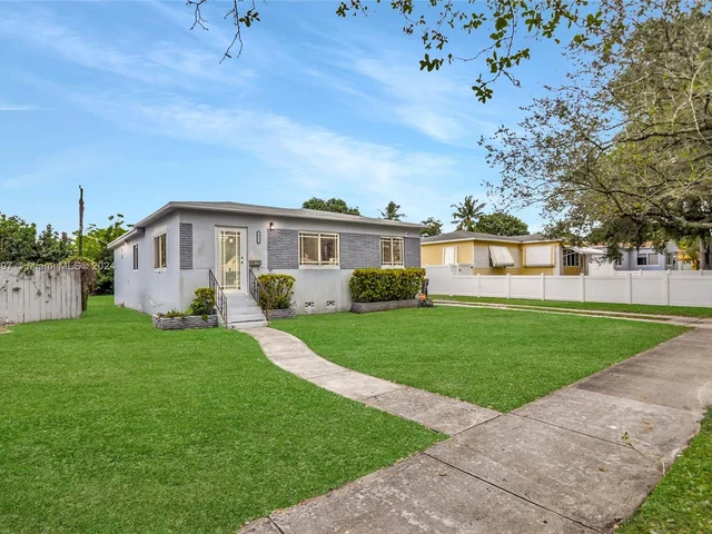 2462 Washington St, Hollywood FL 33020