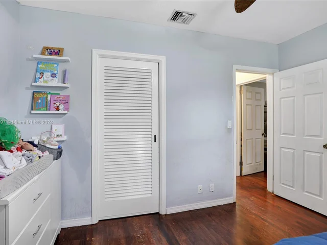 2462 Washington St, Hollywood FL 33020