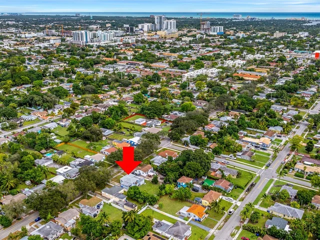 2462 Washington St, Hollywood FL 33020