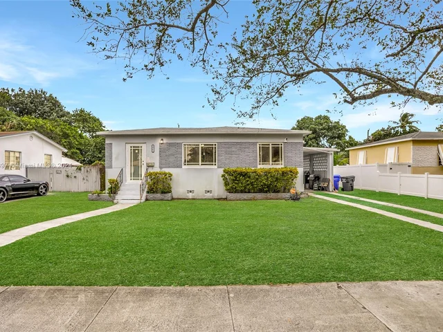 2462 Washington St, Hollywood FL 33020