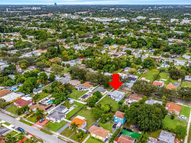 2462 Washington St, Hollywood FL 33020