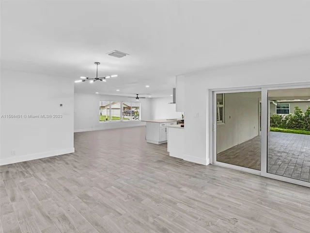 11600 NW 26th St, Plantation FL 33323