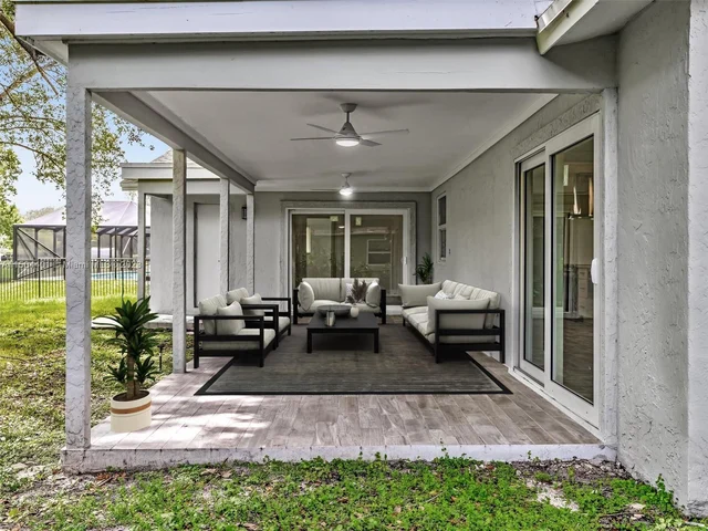 11600 NW 26th St, Plantation FL 33323