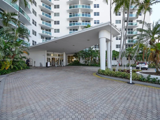 3001 S Ocean Dr # 1639, Hollywood FL 33019