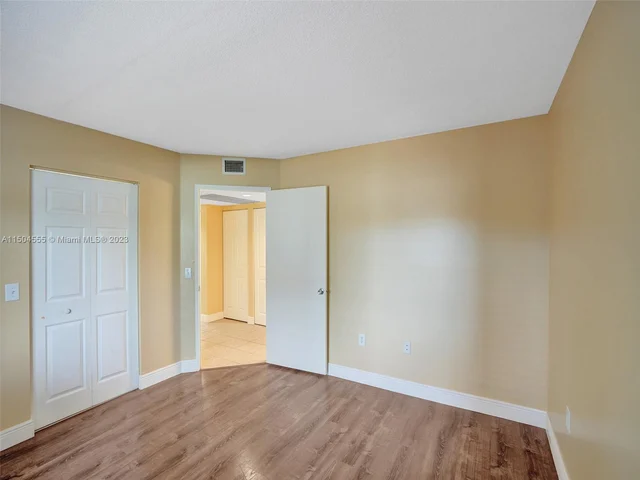 13700 SW 11th St # 101A, Pembroke Pines FL 33027