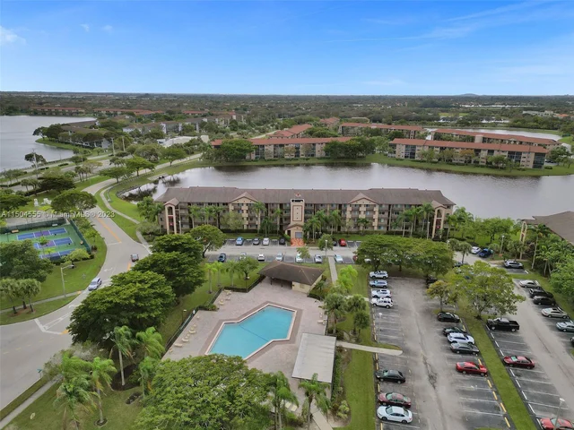 13700 SW 11th St # 101A, Pembroke Pines FL 33027