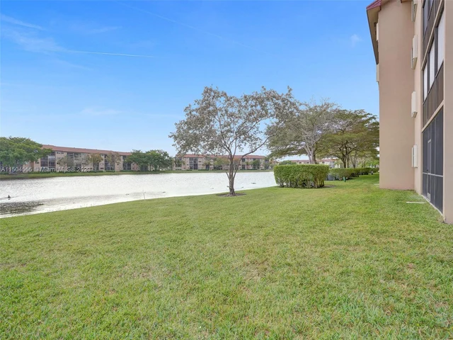 13700 SW 11th St # 101A, Pembroke Pines FL 33027