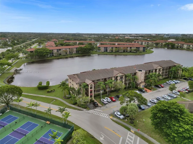 13700 SW 11th St # 101A, Pembroke Pines FL 33027