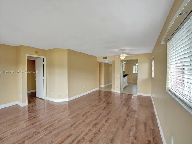 13700 SW 11th St # 101A, Pembroke Pines FL 33027