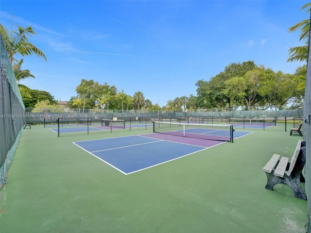 13700 SW 11th St # 101A, Pembroke Pines FL 33027