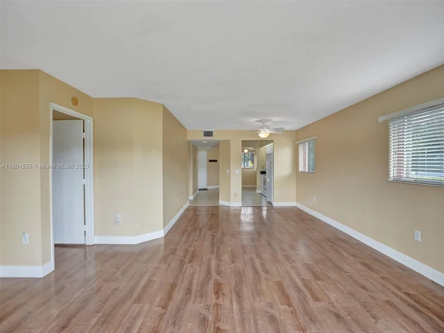 13700 SW 11th St # 101A, Pembroke Pines FL 33027
