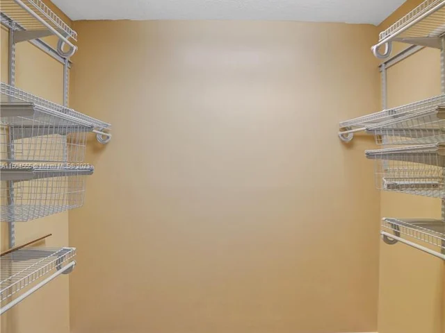 13700 SW 11th St # 101A, Pembroke Pines FL 33027