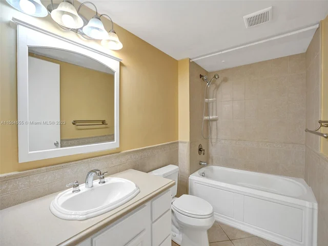 13700 SW 11th St # 101A, Pembroke Pines FL 33027