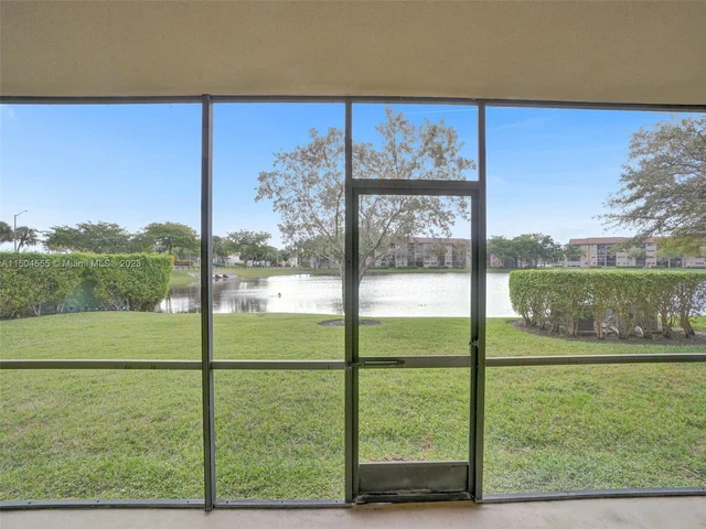 13700 SW 11th St # 101A, Pembroke Pines FL 33027