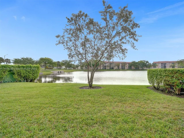 13700 SW 11th St # 101A, Pembroke Pines FL 33027