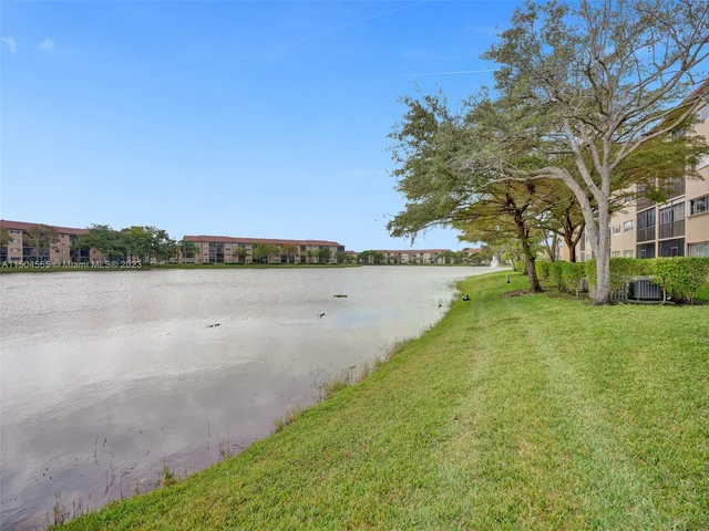 13700 SW 11th St # 101A, Pembroke Pines FL 33027