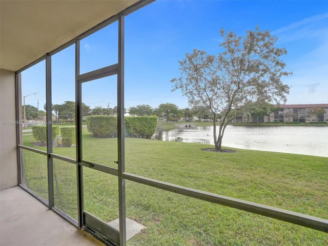 13700 SW 11th St # 101A, Pembroke Pines FL 33027