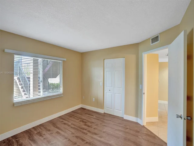 13700 SW 11th St # 101A, Pembroke Pines FL 33027