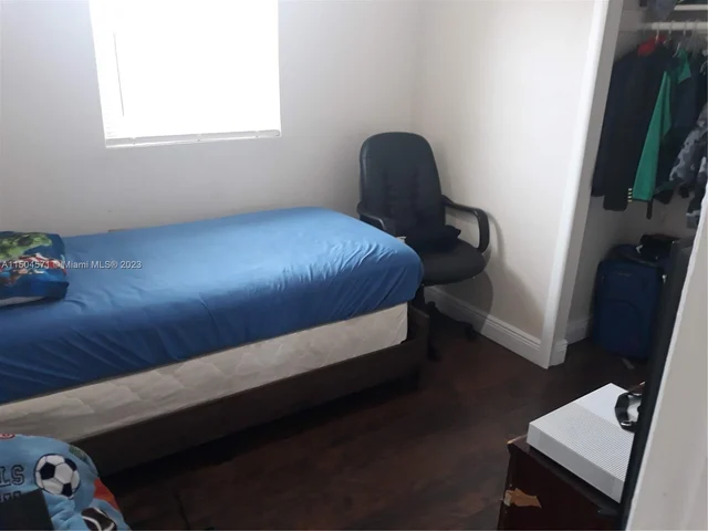 4913 tam dr, Orlando FL 32808