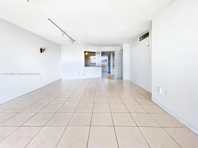 1750 NE 191st St # 4, Miami FL 33179