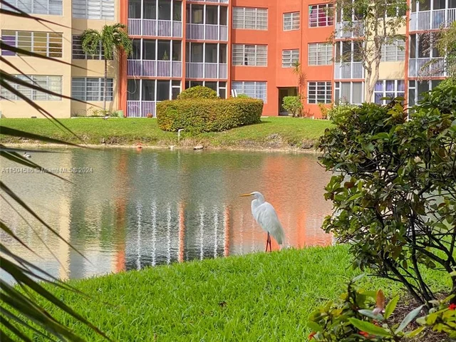 1750 NE 191st St # 4, Miami FL 33179