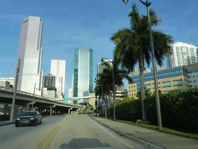 90 SW 3rd St # 1110, Miami FL 33130