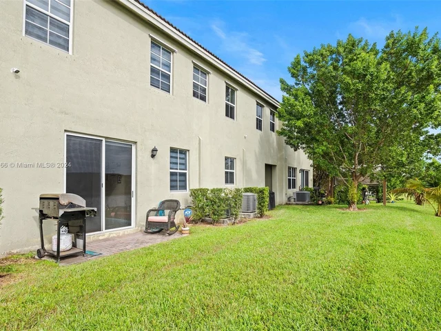 2398 SE 15th St, Homestead FL 33035