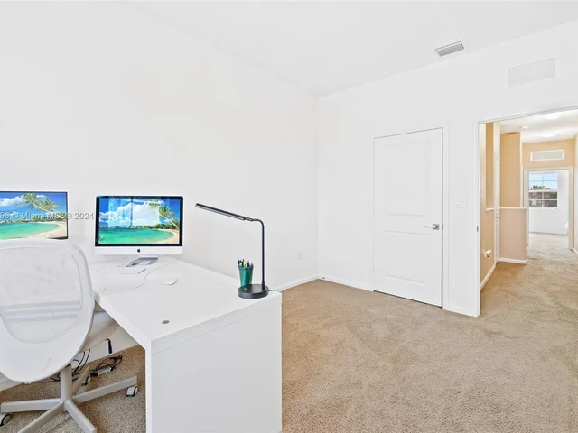 2398 SE 15th St, Homestead FL 33035