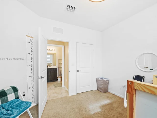 2398 SE 15th St, Homestead FL 33035