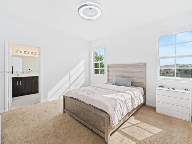 2398 SE 15th St, Homestead FL 33035