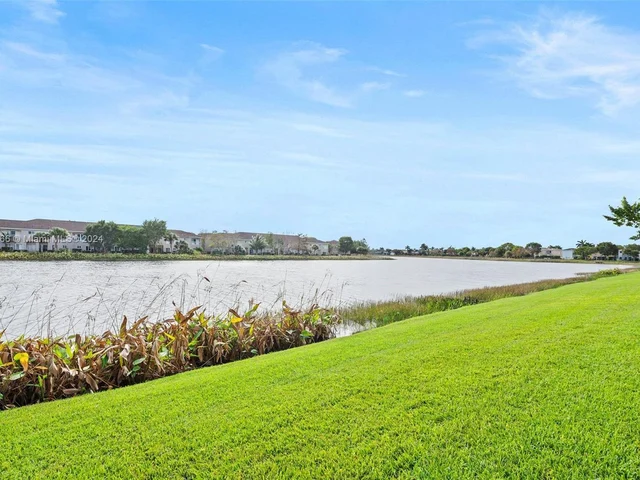 2398 SE 15th St, Homestead FL 33035