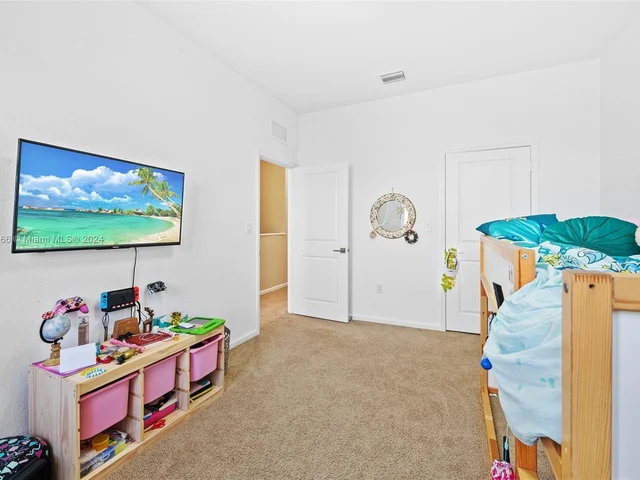 2398 SE 15th St, Homestead FL 33035