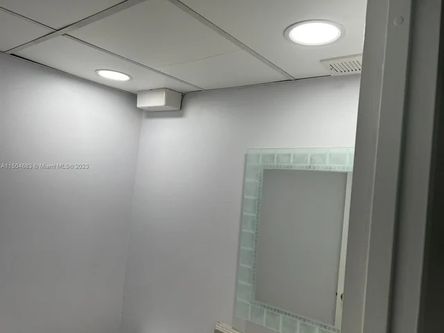 17570 Atlantic # 512, Sunny Isles Beach FL 33160