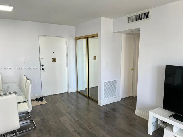 17570 Atlantic # 512, Sunny Isles Beach FL 33160