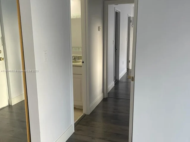 17570 Atlantic # 512, Sunny Isles Beach FL 33160