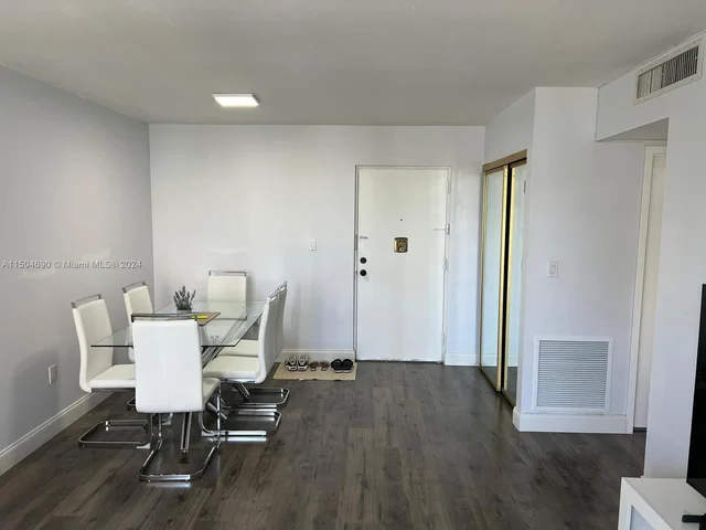 17570 Atlantic Blvd # 512, Sunny Isles Beach FL 33160