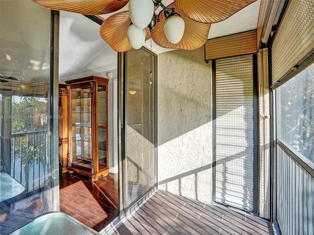 5729 Coral Lake Dr # 305, Margate FL 33063