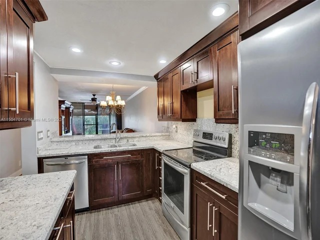 5729 Coral Lake Dr # 305, Margate FL 33063