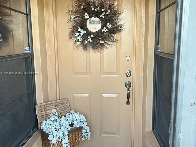 5729 Coral Lake Dr # 305, Margate FL 33063