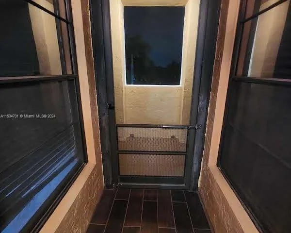 5729 Coral Lake Dr # 305, Margate FL 33063